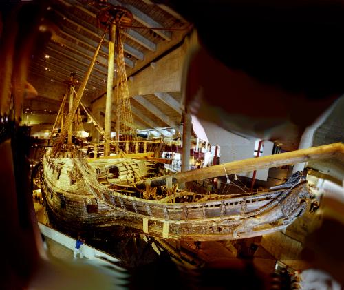 The Vasa in all her glory.
Don't worry, it's not your
eyesight that's going, I had
to construct this photo out 
of a few different views. 
Click on the photo to get a 
closer look!